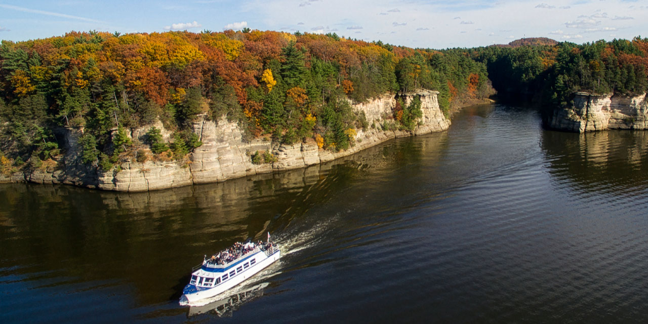 A Fall Dells Boat Tour in Wisconsin Dells.